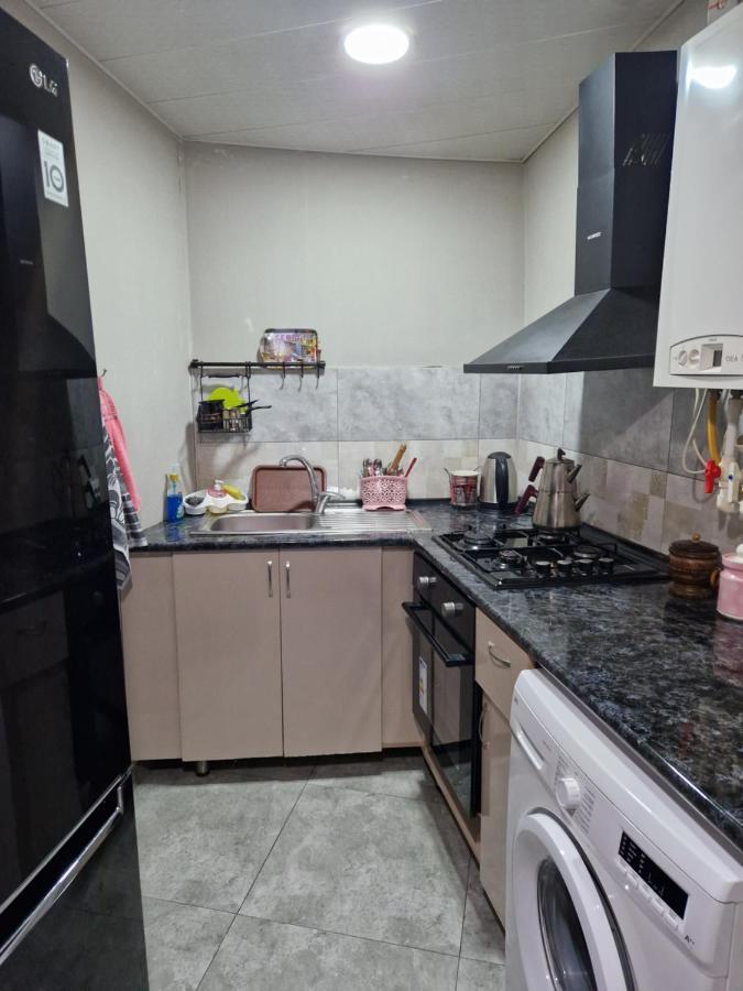 Larisa Apartment Tbilisi Buitenkant foto