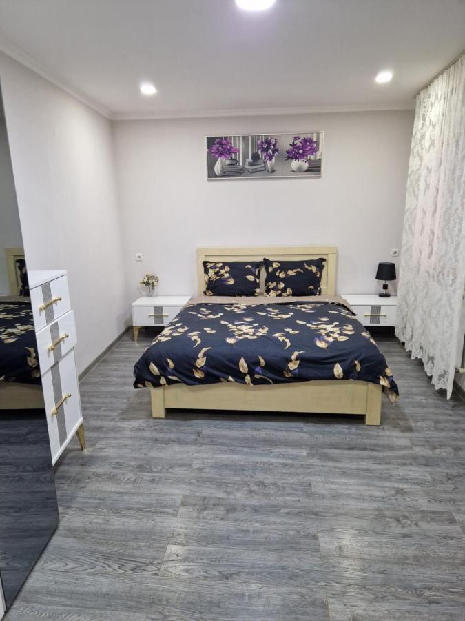Larisa Apartment Tbilisi Buitenkant foto