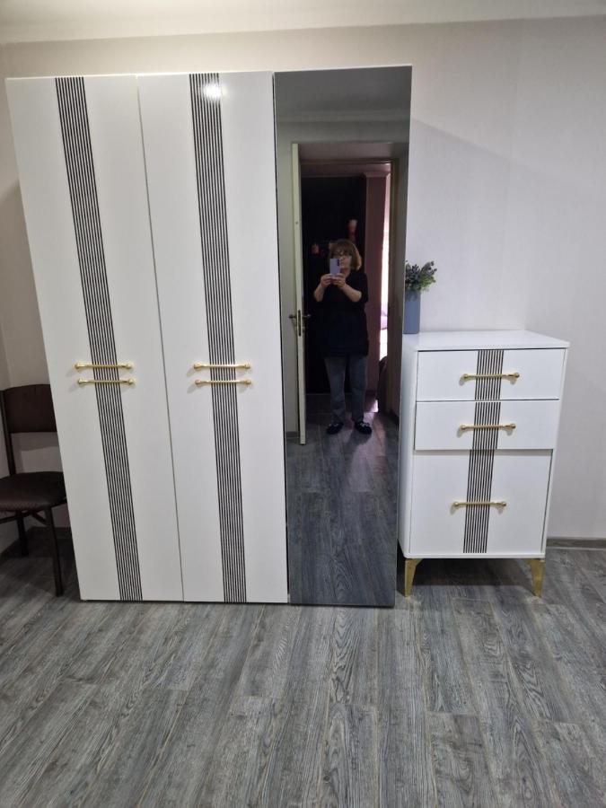 Larisa Apartment Tbilisi Buitenkant foto