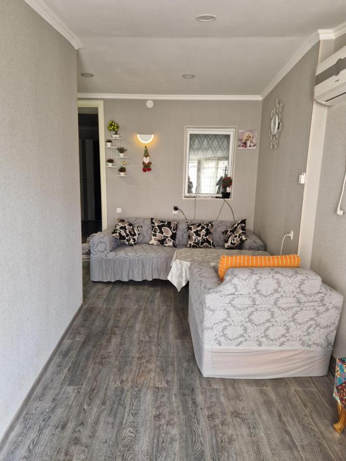 Larisa Apartment Tbilisi Buitenkant foto
